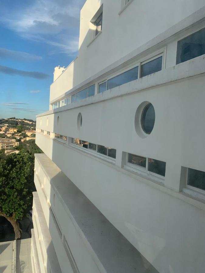 Elegant Studio Et Parking Dans Batiment Historique Saint-Tropez Exterior photo